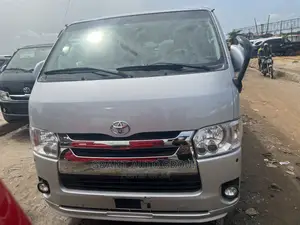 Toyota HiAce 2010 Silver