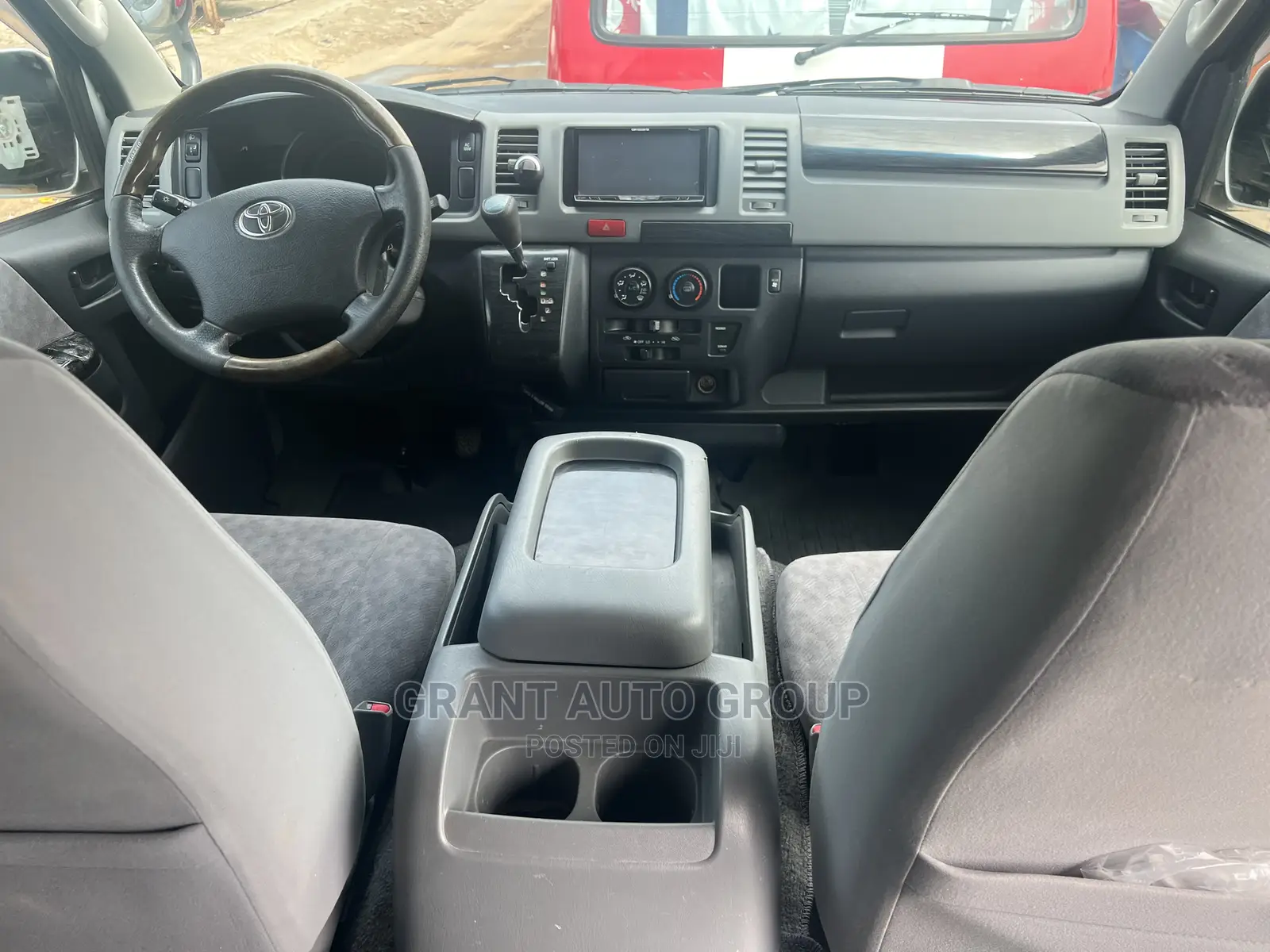 Toyota HiAce 2010 Silver