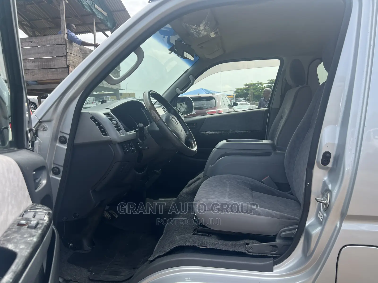 Toyota HiAce 2010 Silver