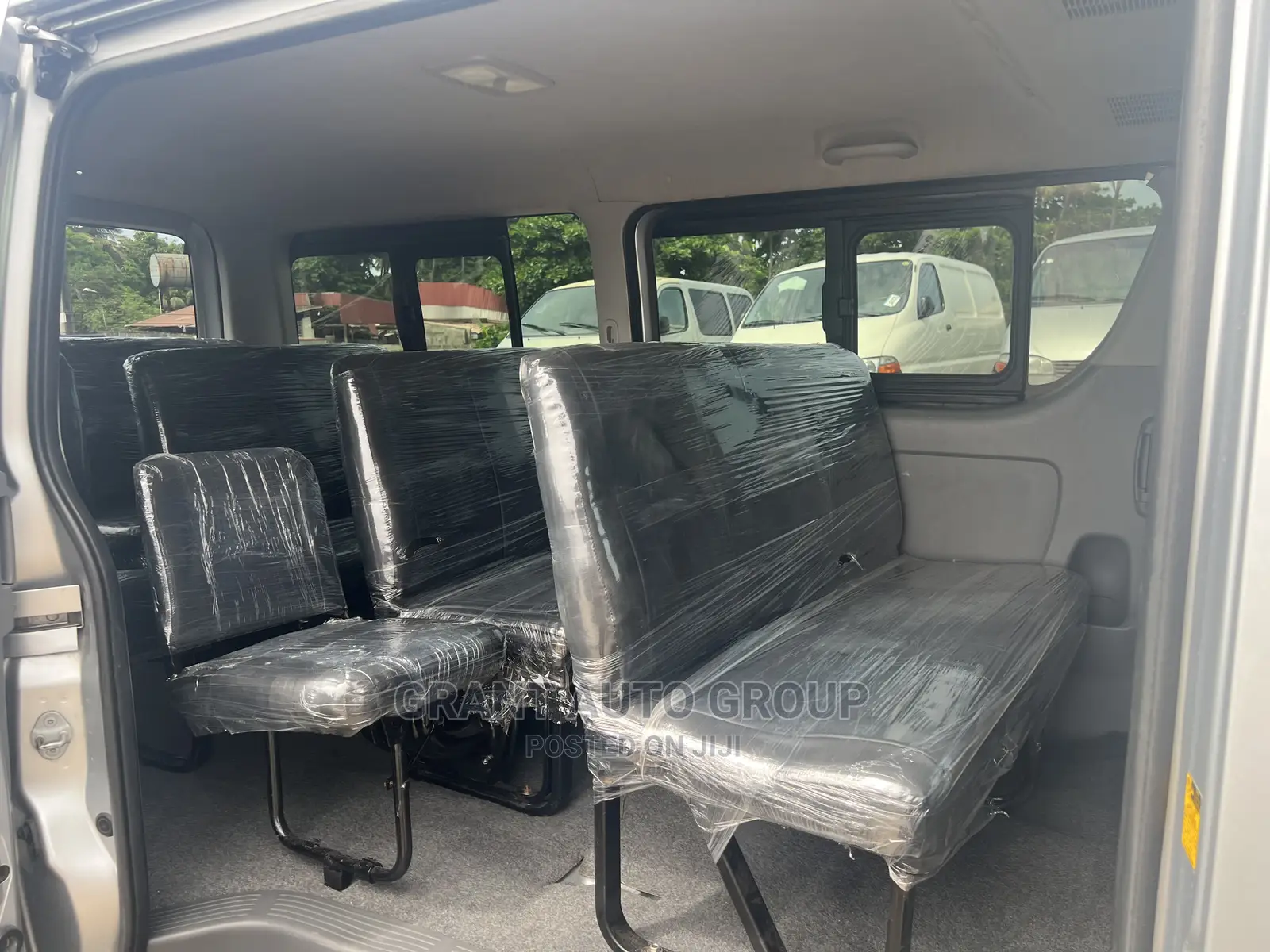 Toyota HiAce 2010 Silver