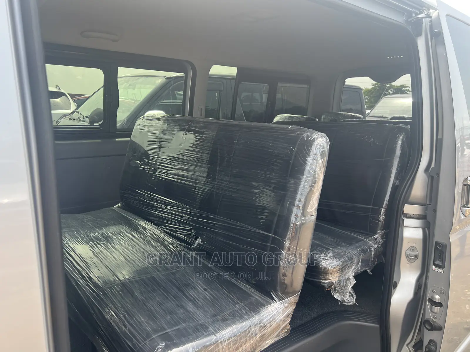 Toyota HiAce 2010 Silver