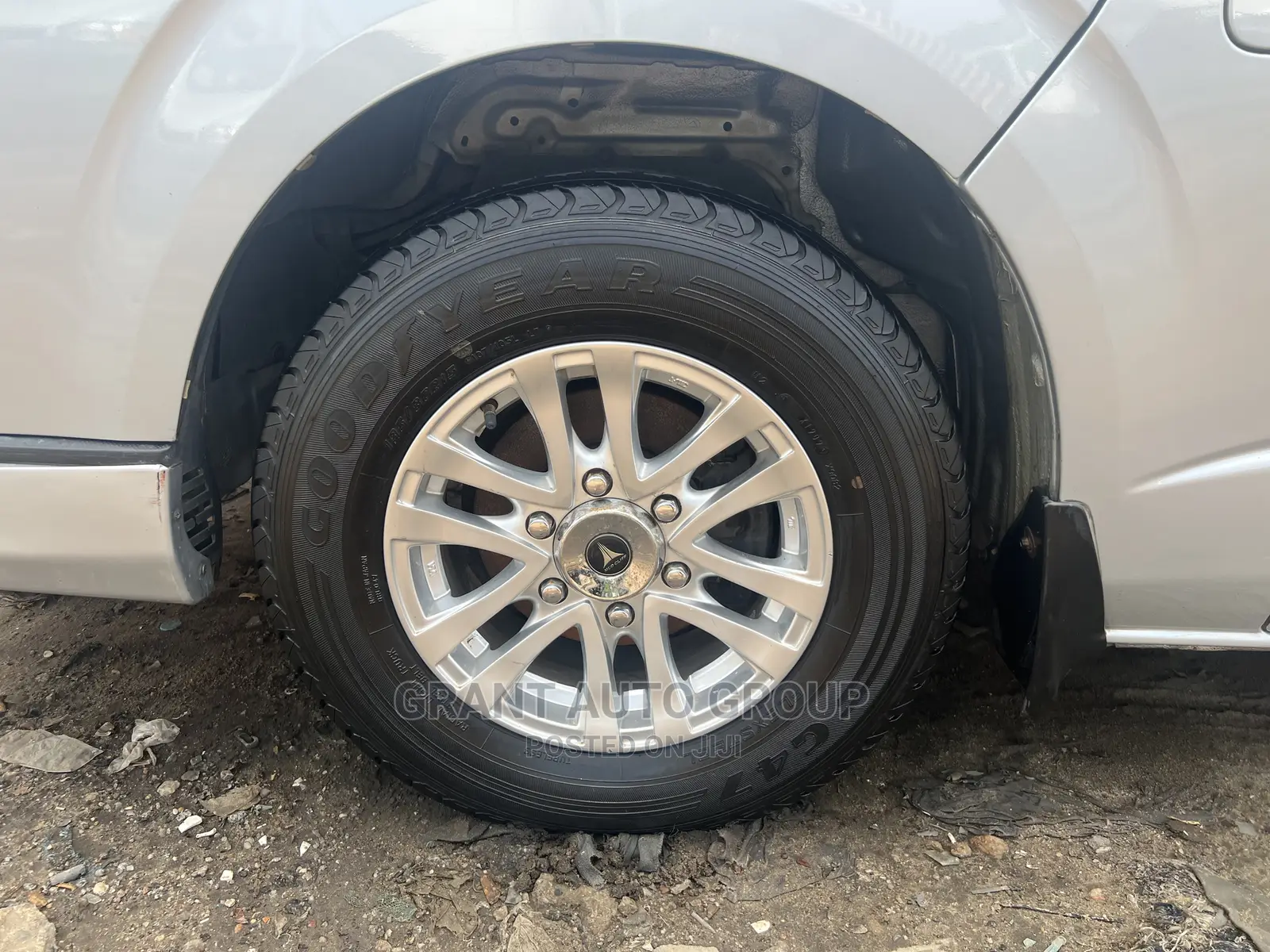 Toyota HiAce 2010 Silver