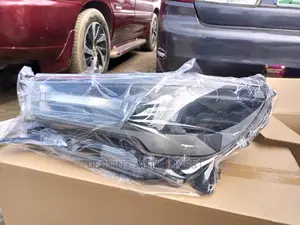 Headlights/Lamps for 2022 Toyota Hilux