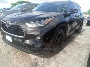Toyota Highlander Limited 2022 Gray