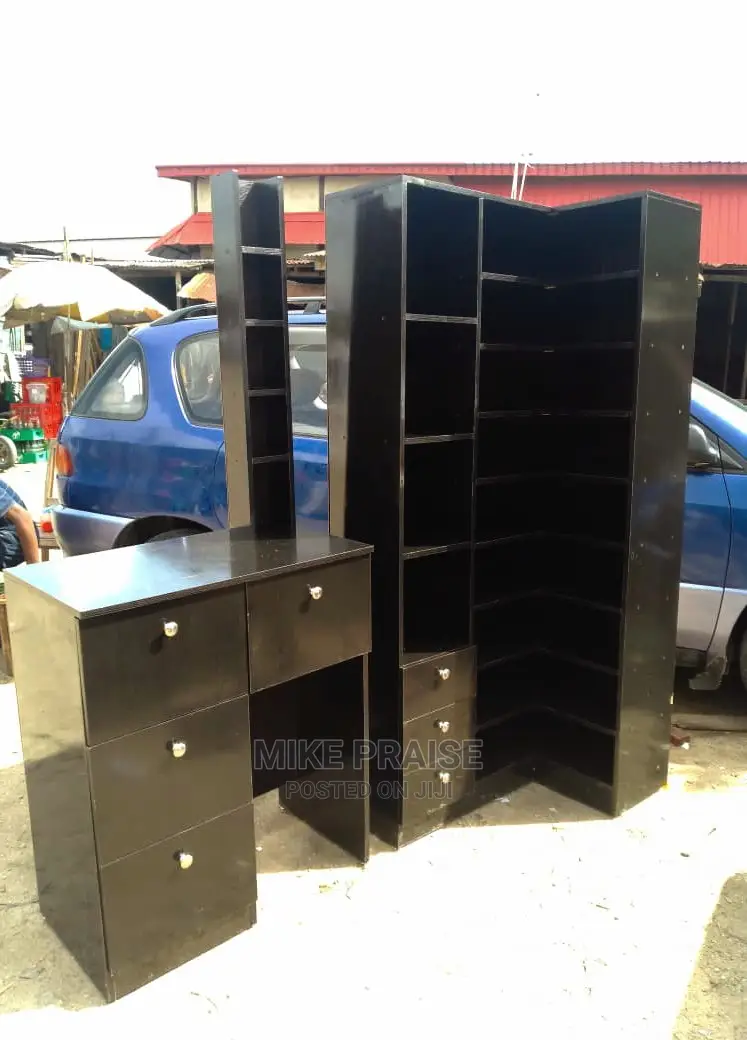A Quality L-Shape Shoe Rack With Desk