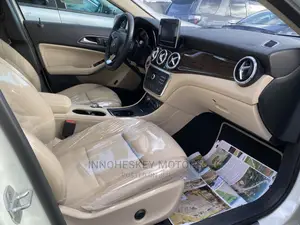 Mercedes-Benz GLA 250 2017 White
