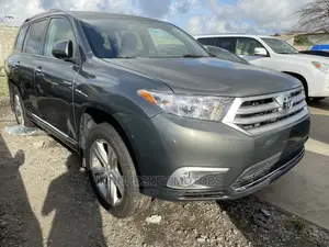 Toyota Highlander Limited 2012 Green