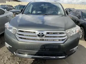 Toyota Highlander Limited 2012 Green