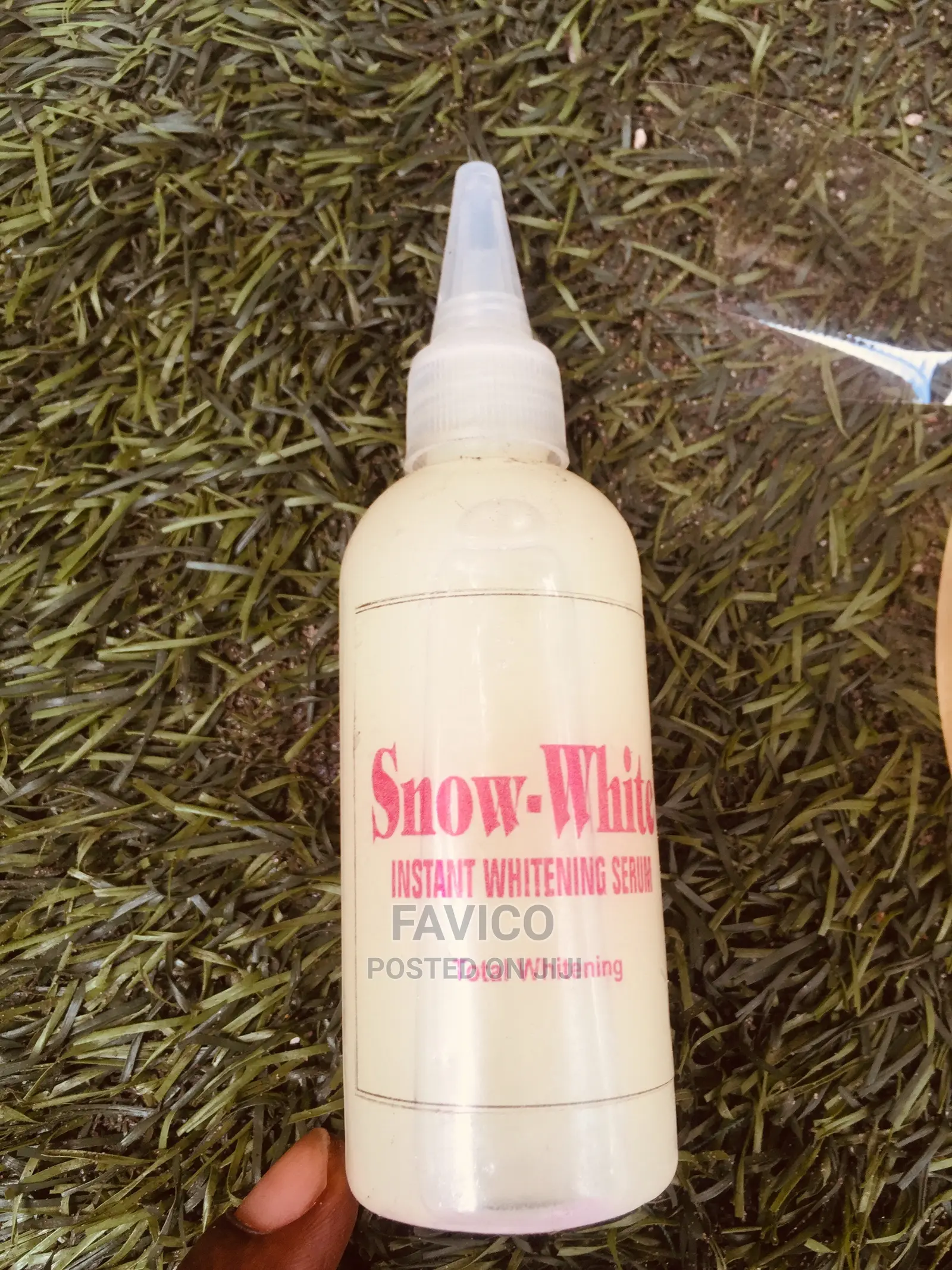 Snow White Instant Whitening Serum