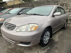 Toyota Corolla LE 2004 Gold
