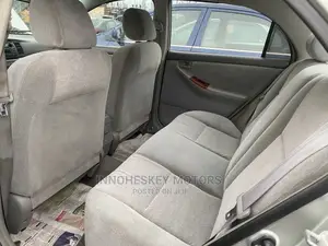 Toyota Corolla LE 2004 Silver