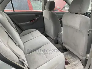 Toyota Corolla LE 2004 Silver