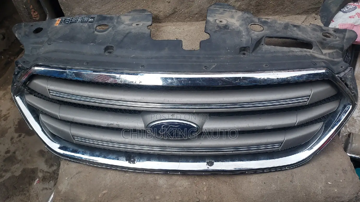 Frontgrill Ford Taurus 2013