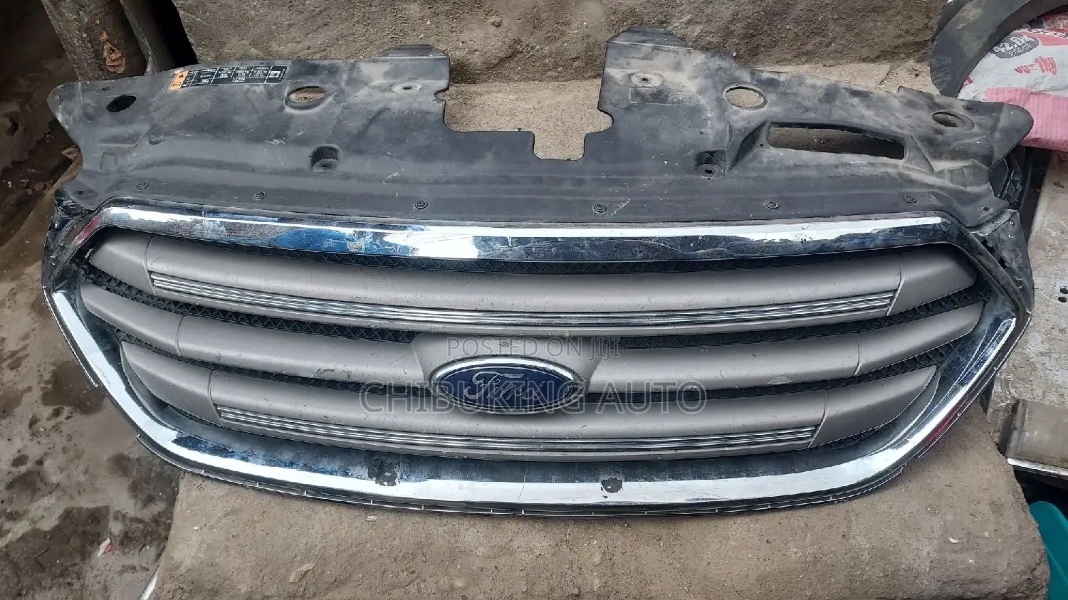 Frontgrill Ford Taurus 2013