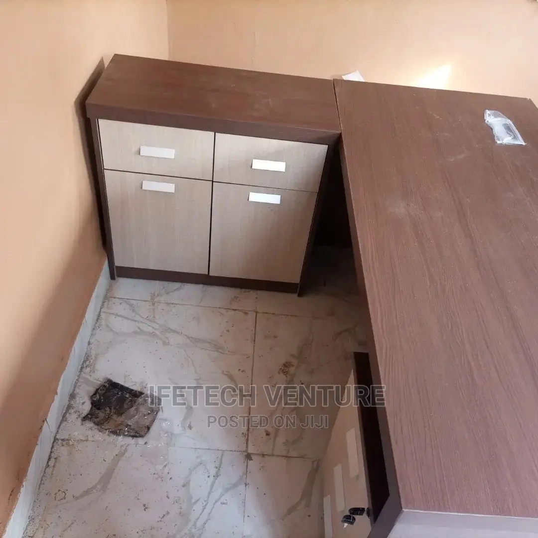 Executive Table With Extension