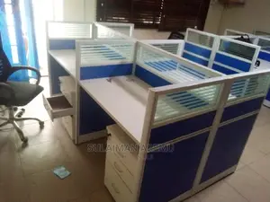 Neat Workingstation by Four People
