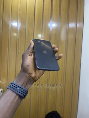 Photo - Apple iPhone 11 64 GB Black