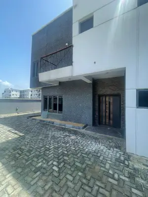 Furnished 3bdrm House in Lekki for rent