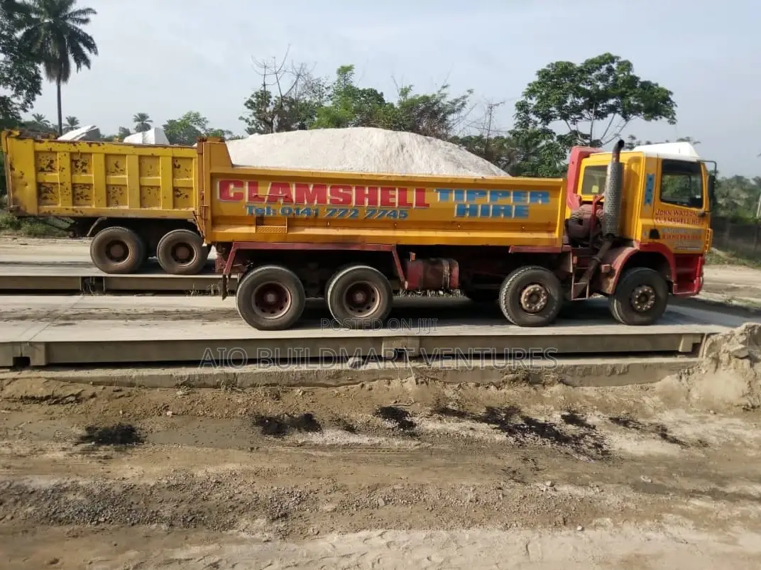 20 Tonnes of Plaster / Sharp Sand Available for Supply