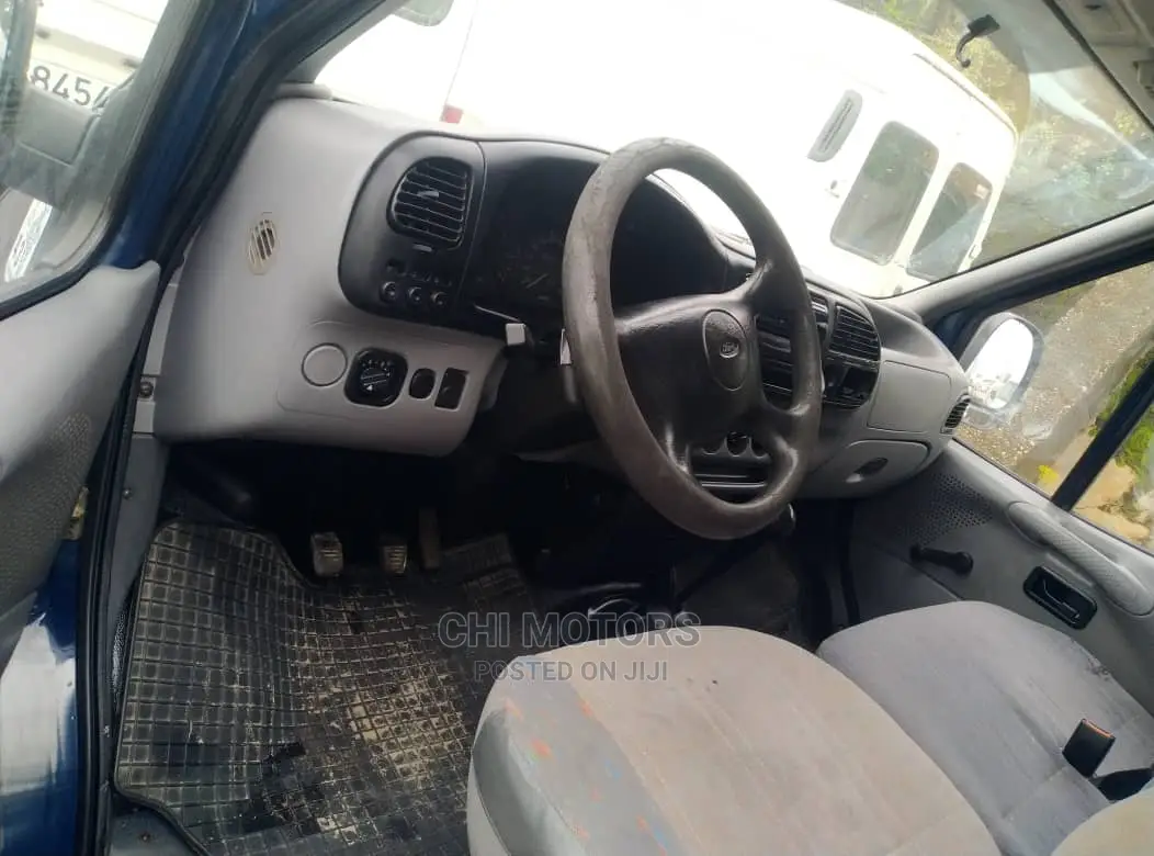 Ford Transit 2000 Blue