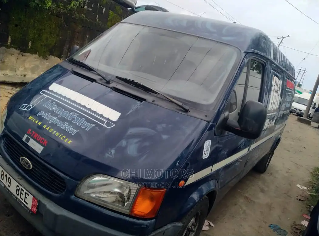Ford Transit 2000 Blue