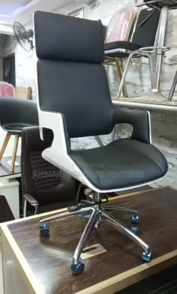 Quality Executive Adjustable Swivel Leather Office Chair.