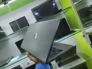 Laptop HP 250 G7 8GB Intel Core i5 HDD+SSD 500GB