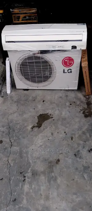 Few Months Old, Foreign-Used 1.5HP LG Air Conditioner + GAS