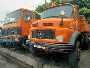 Photo - Mercedes Benz Tipper