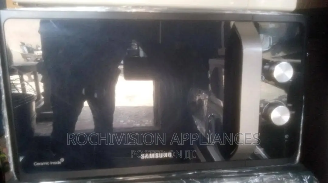 Microwave Oven Fairly Used Microwave Foreign Used Microwave in Surulere
