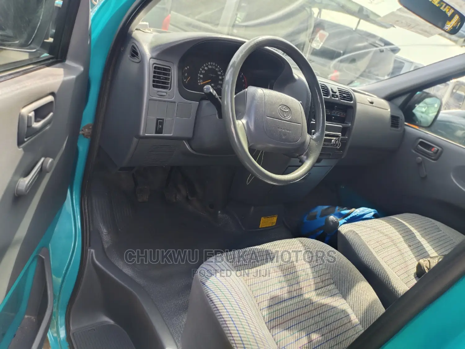 Toyota HiAce 2004 Blue