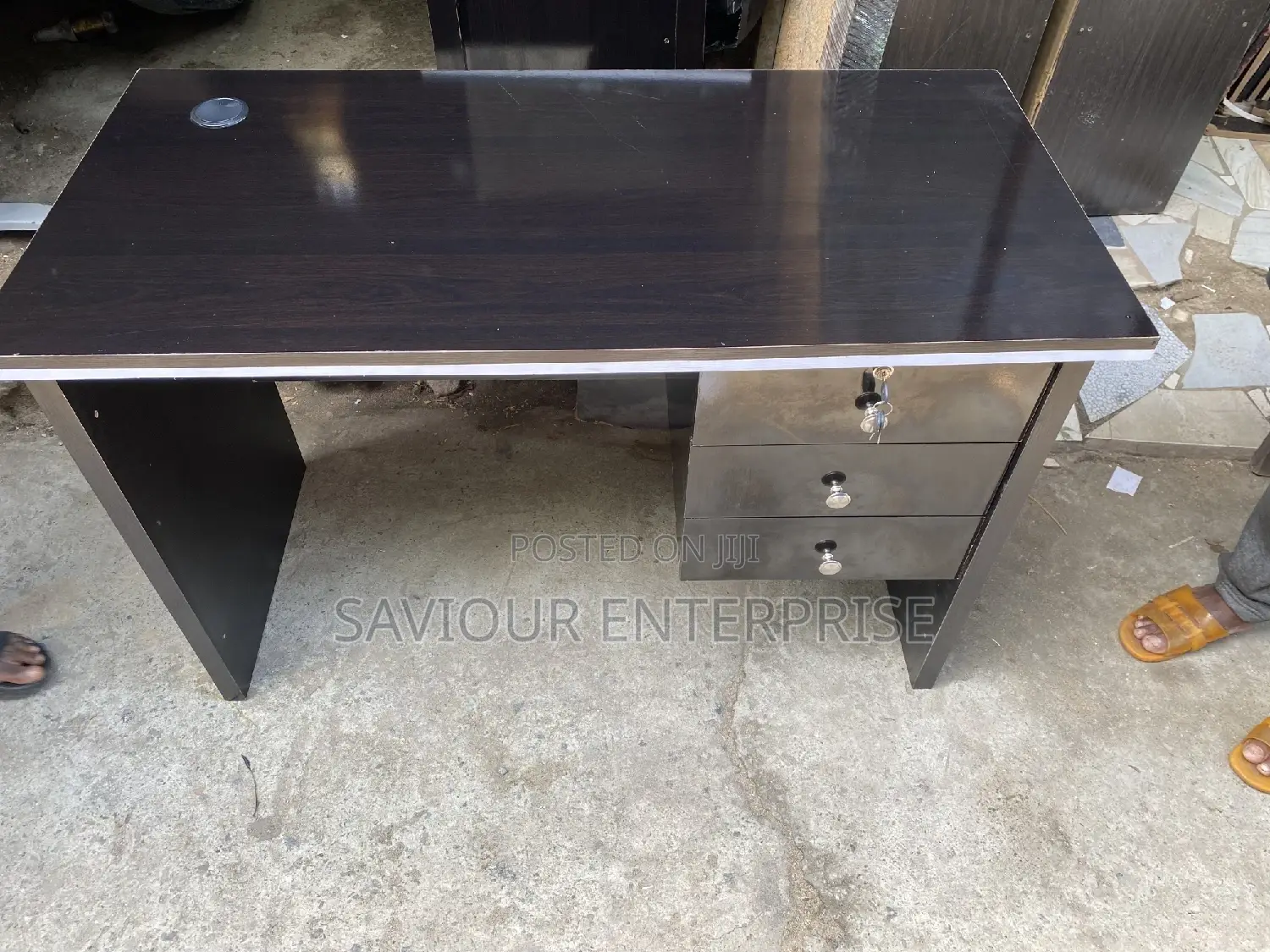 4 Fit Office Table