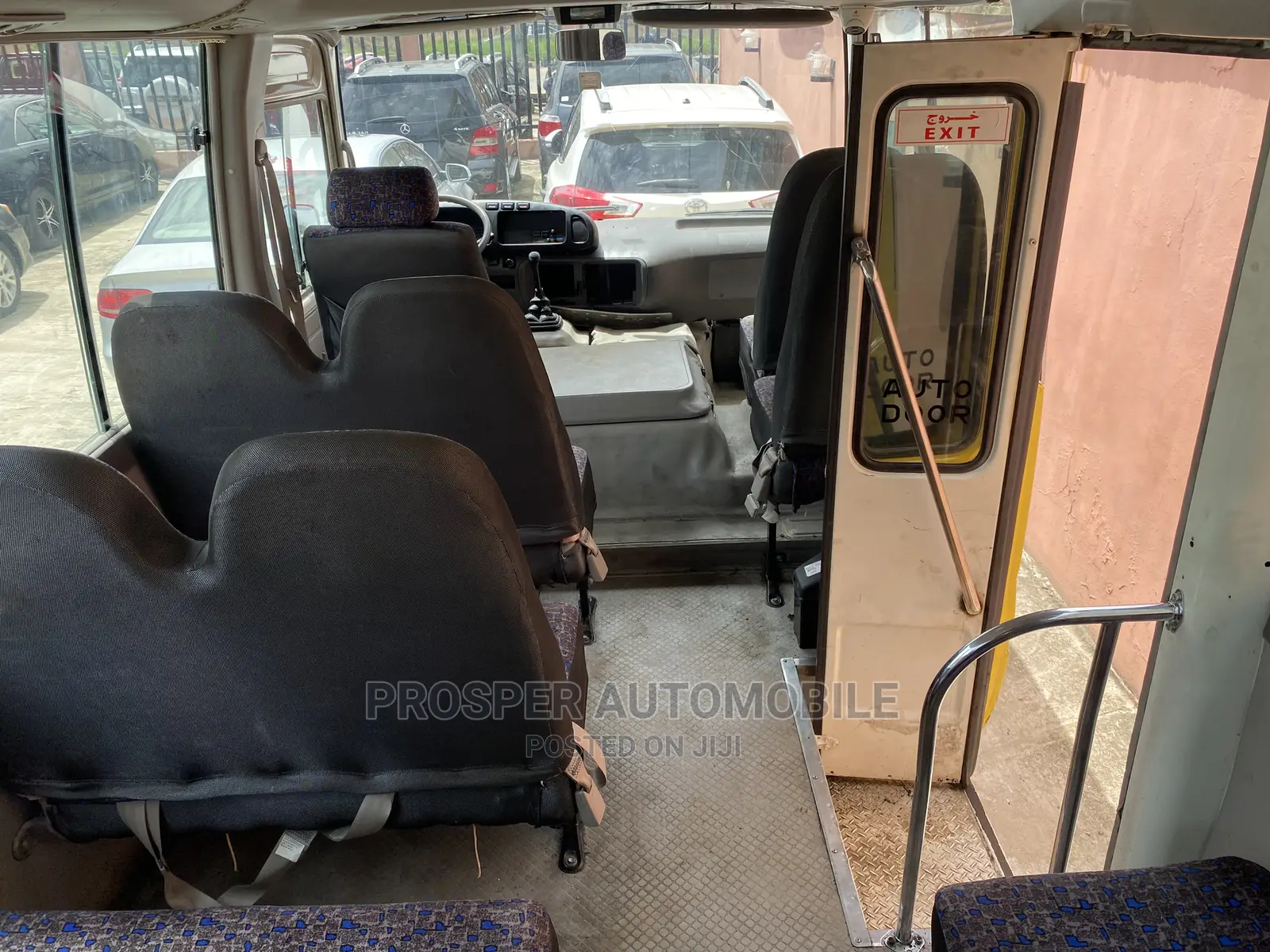 Toyota Coaster 2017 Yellow