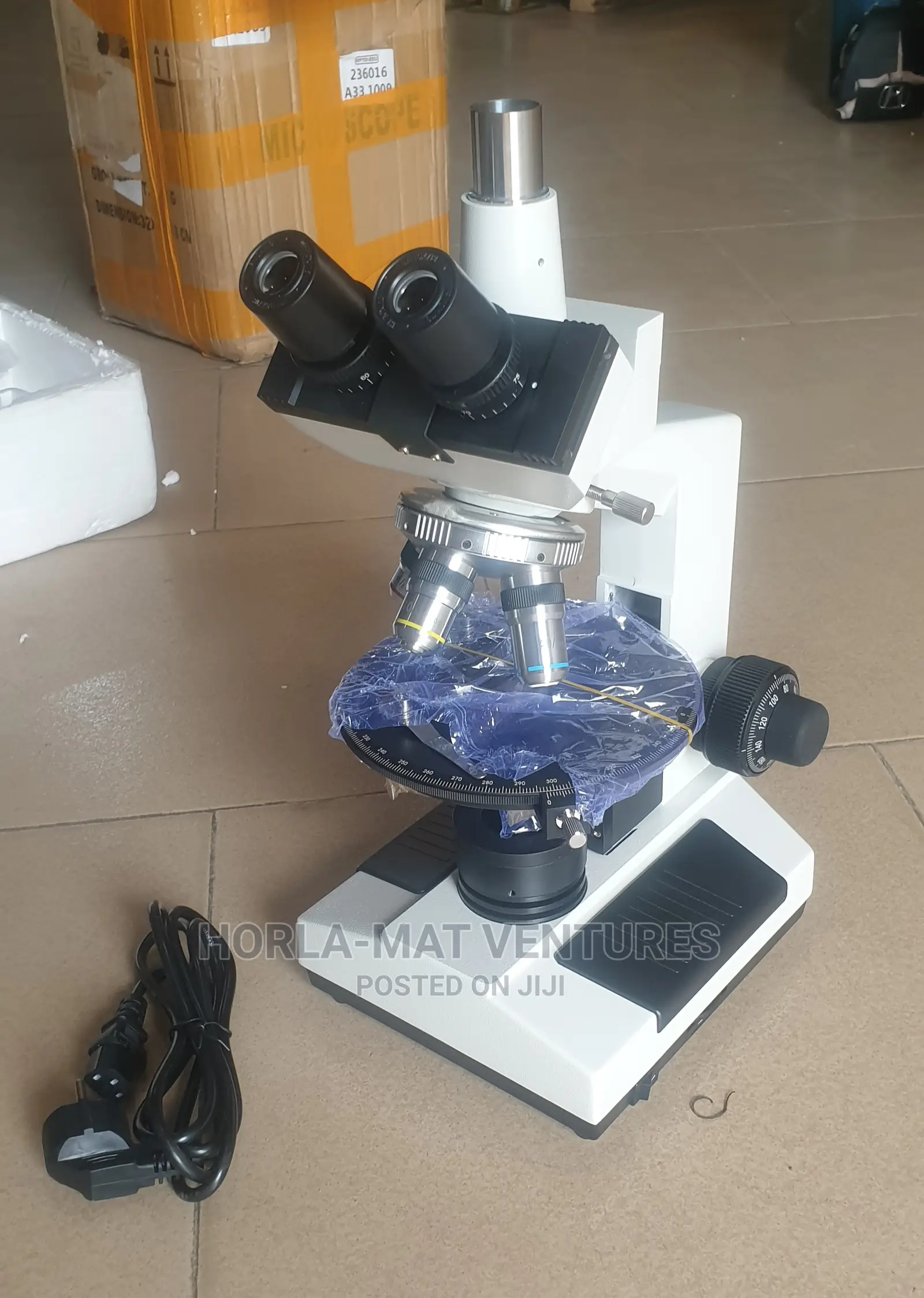 Trinocular Polarized Microscope