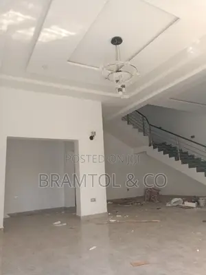 3bdrm Townhouse / Terrace in Idu Industrial for rent