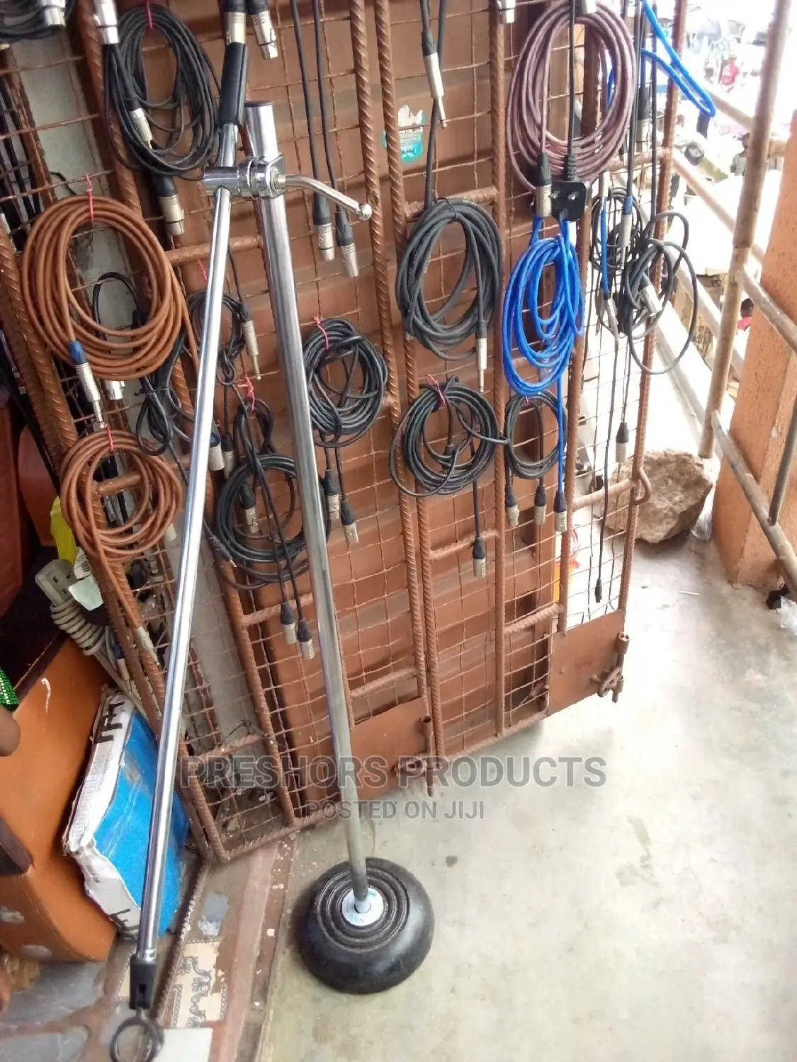 Round Base Mic Stand