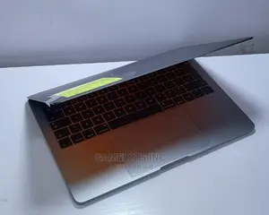 Laptop Apple MacBook Pro 2017 16GB Intel Core i5 SSD 512GB