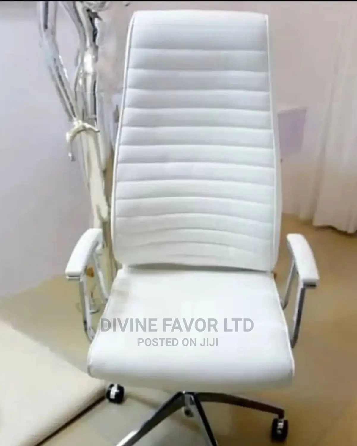 White Executive Office Chairs for Office Use