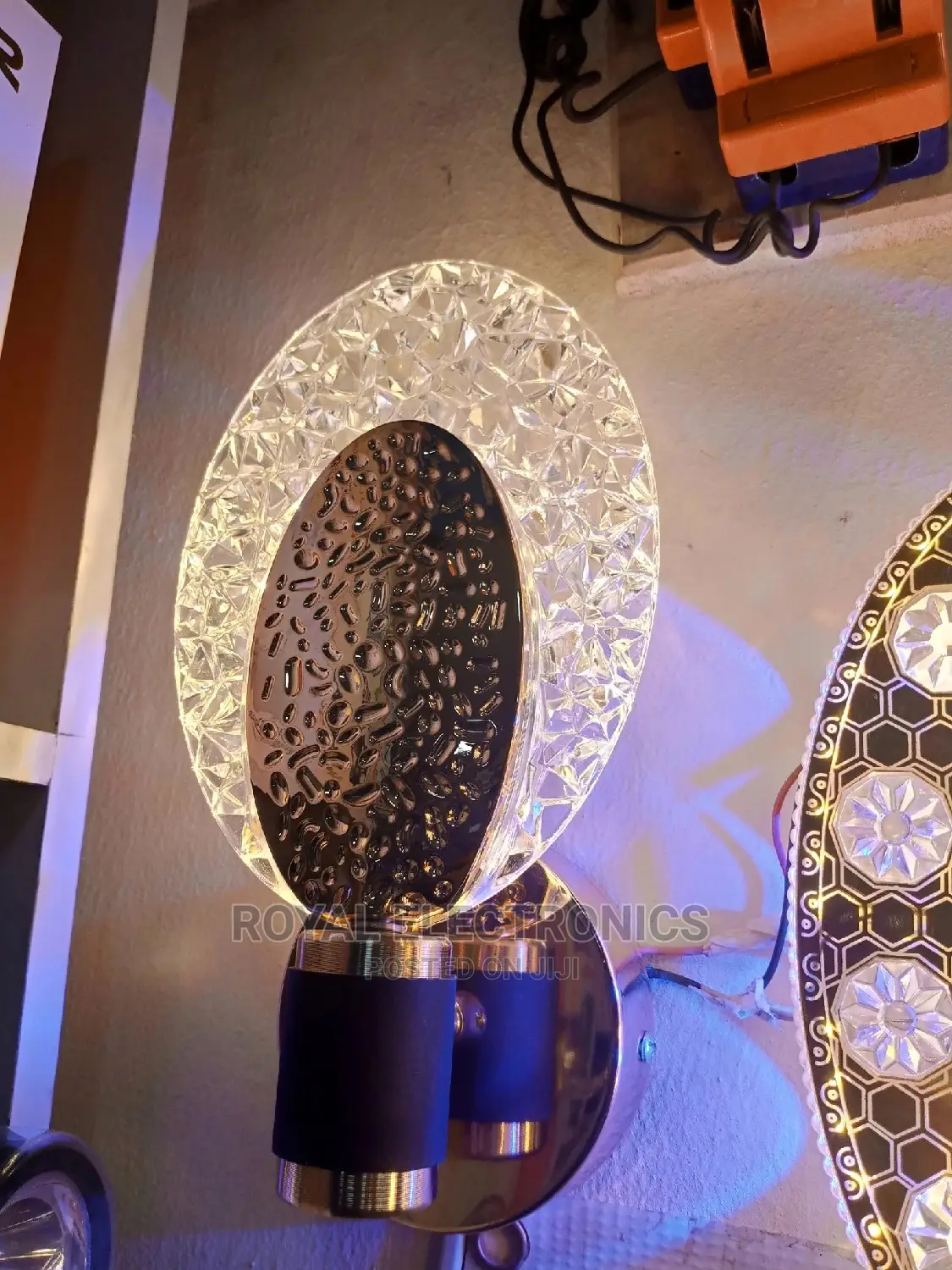 Well Design Wall Bracket With Led Light