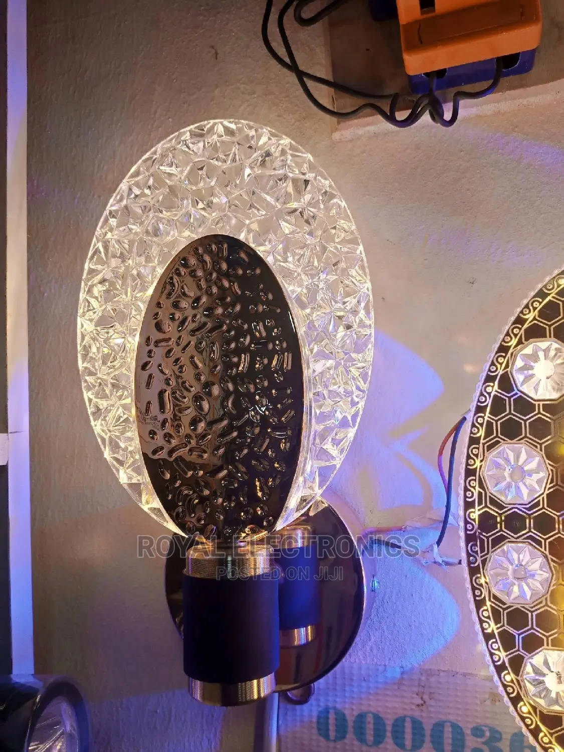 Well Design Wall Bracket With Led Light