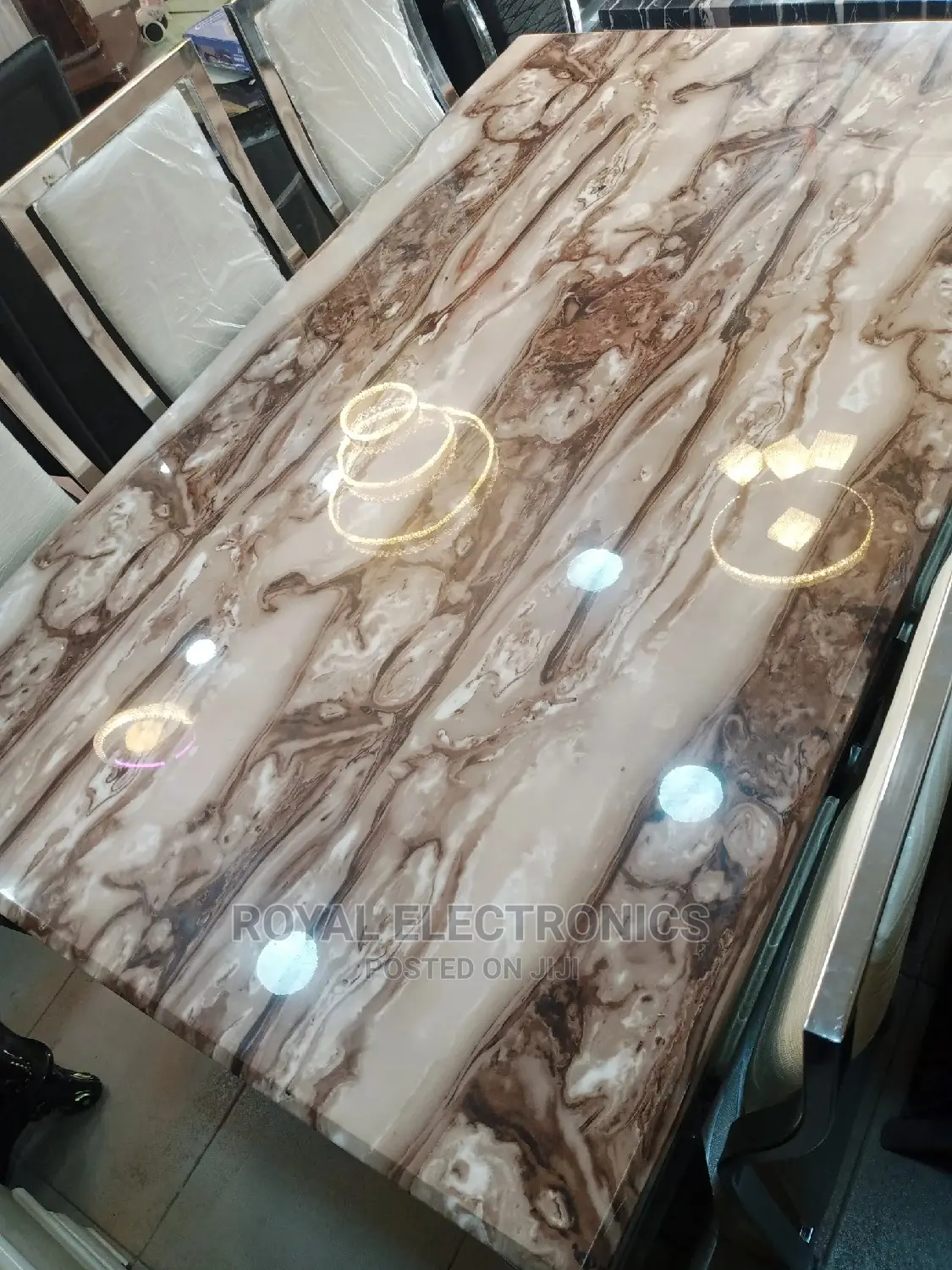 Classic Exquisite Dining Set With 6 Dining Chairs