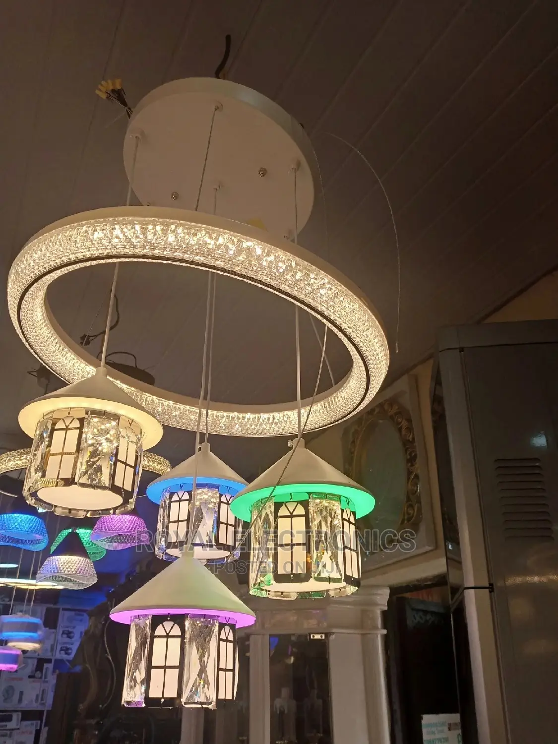 Latest LED Chandalier Dropping Lighting