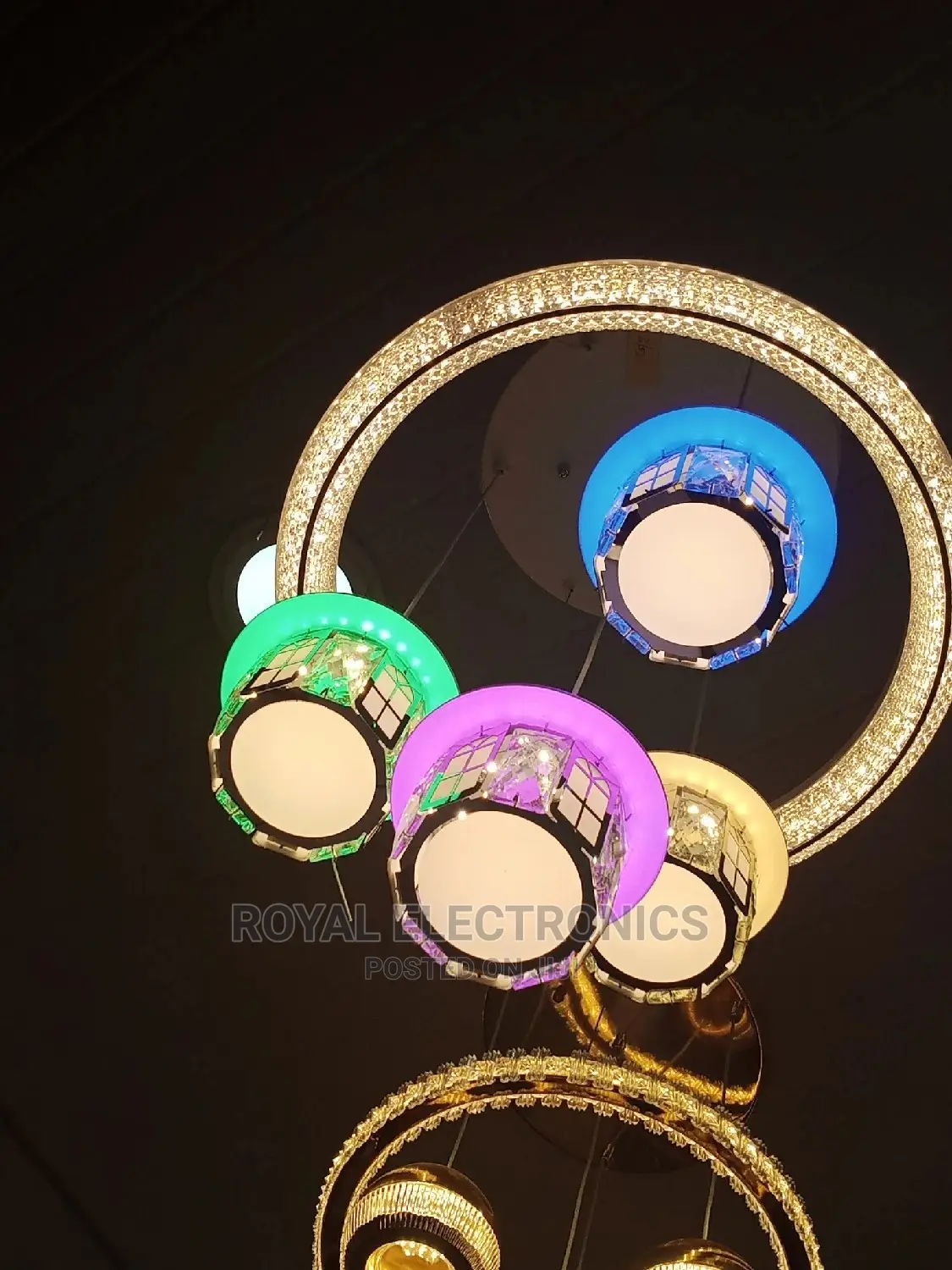 Trendy Design LED Chandalier Dropping Lighting