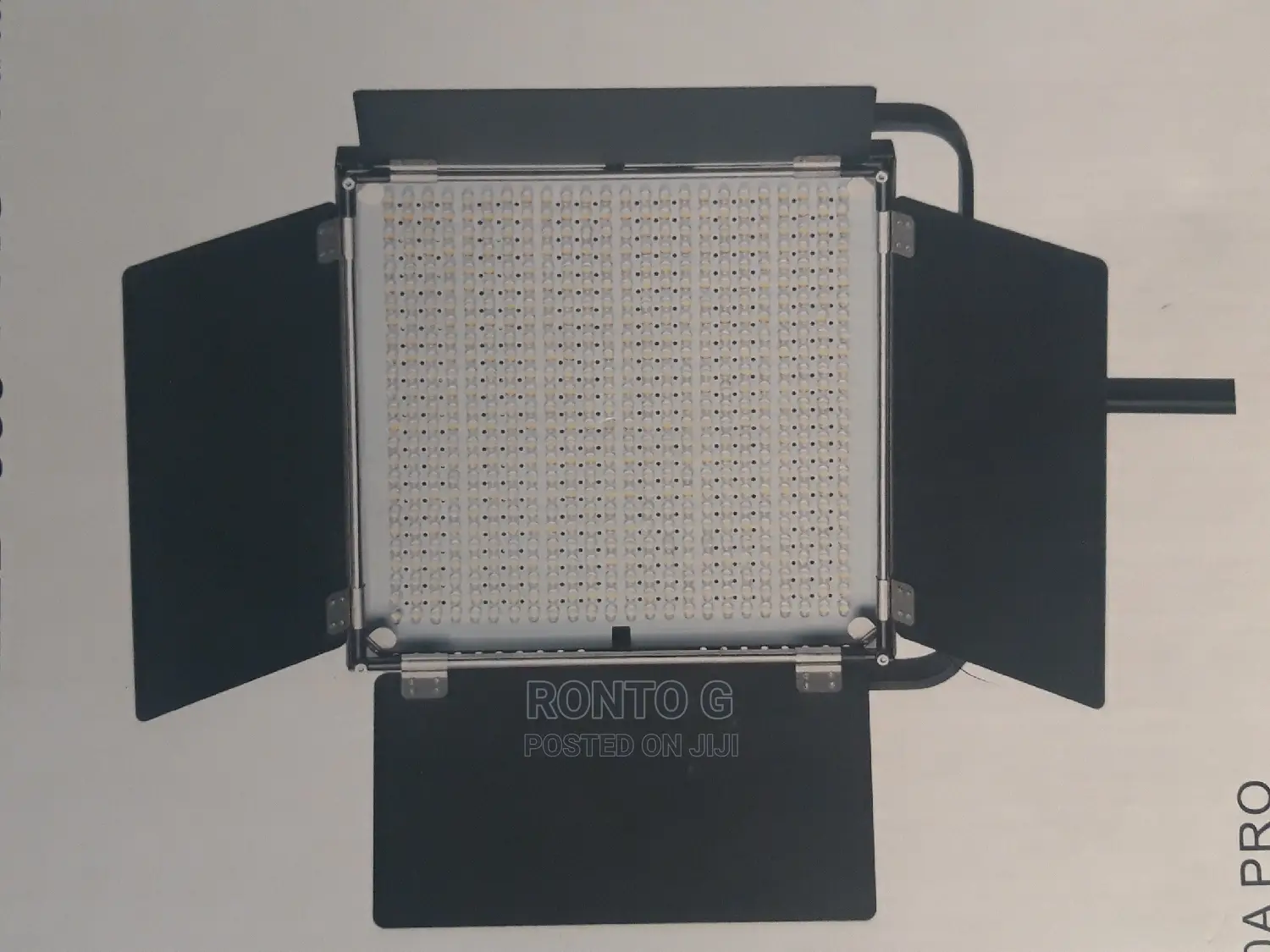 Led 660 Pro Metal Series Studios Light