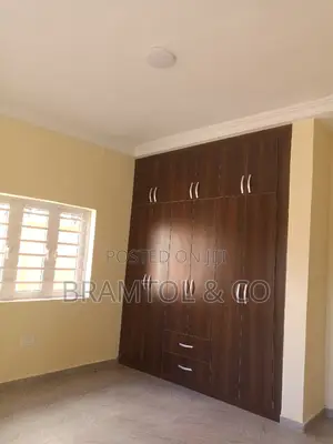 3bdrm Block of Flats in Wuye for rent