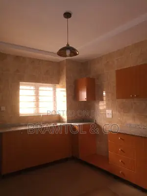 3bdrm Block of Flats in Wuye for rent