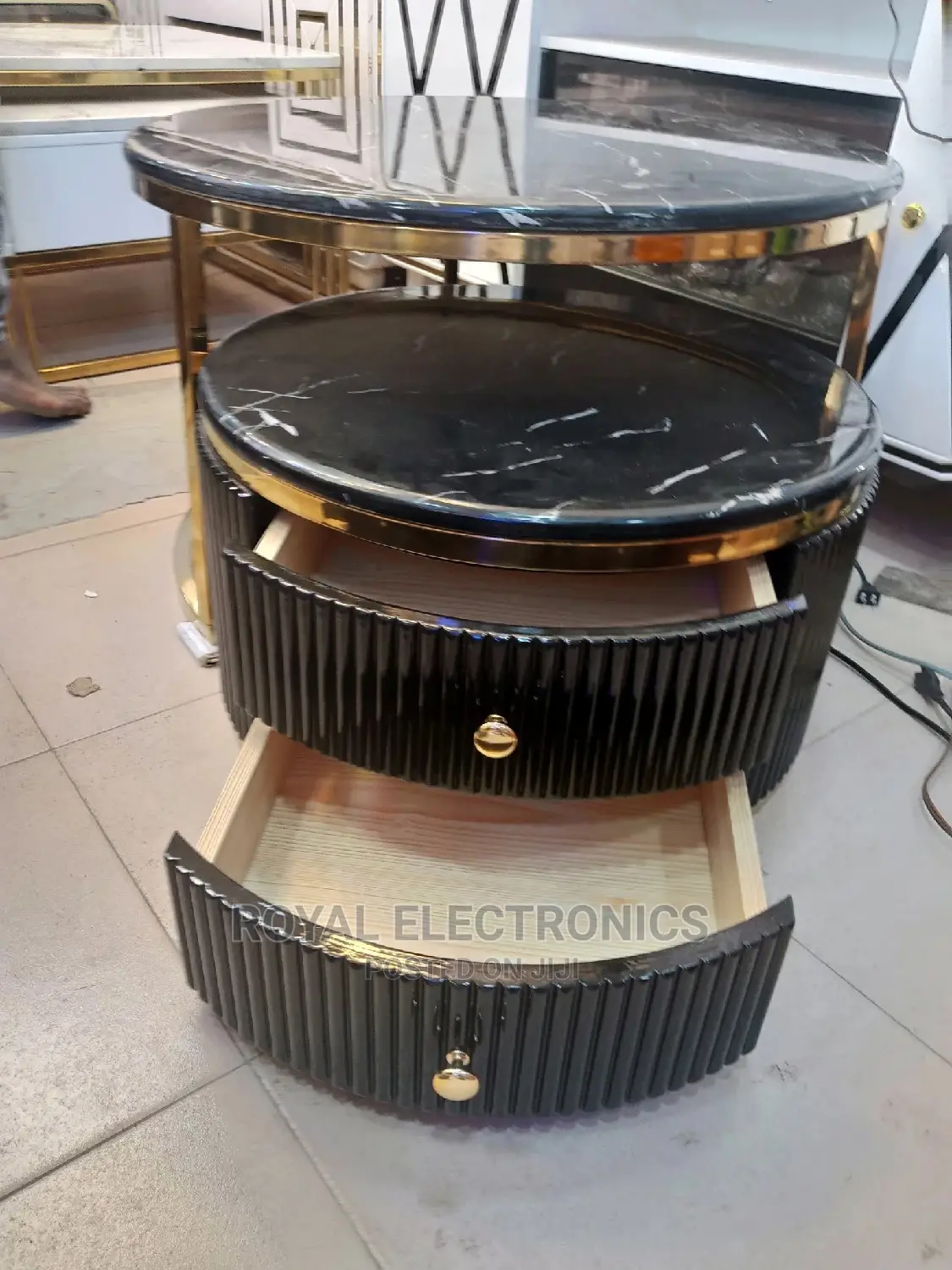 Round Center Table