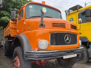 Mercedes Benz 911 Tipper