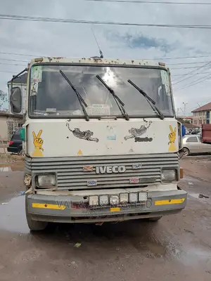 4 Tons Iveco Hiab Self-Loader