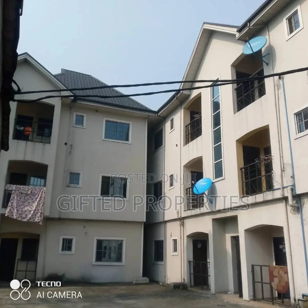 Furnished 1bdrm Block of Flats in Akar Rd Off, Port-Harcourt for sale